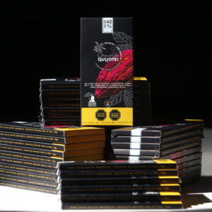 Chocolate con leche 42% cacao del Proyecto Quijote para la Vida, barra de chocolate artesanal y solidario.