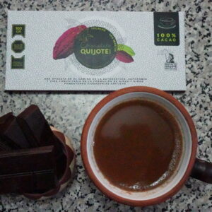 Chocolate para taza tradicional del Proyecto Quijote para la Vida, cacao artesanal y solidario.