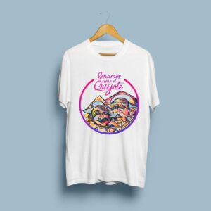 Polo oficial del proyecto social con la frase «Soñamos el Quijote». Camiseta de algodón con diseño estampado de la comunidad y el logo de Quijote para la Vida.