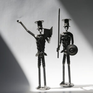 Escultura de Don Quijote de 27 cm hecha con metal reciclado por el artista Miguel Mejía